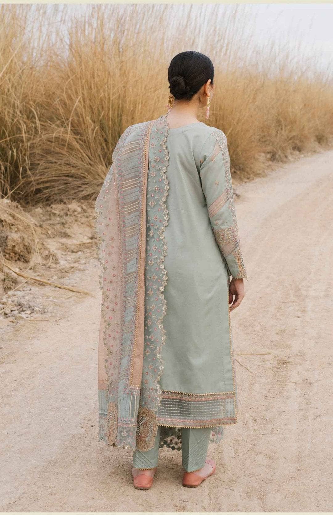 img_qalmakar_luxury_lawn_22_awwal_boutique