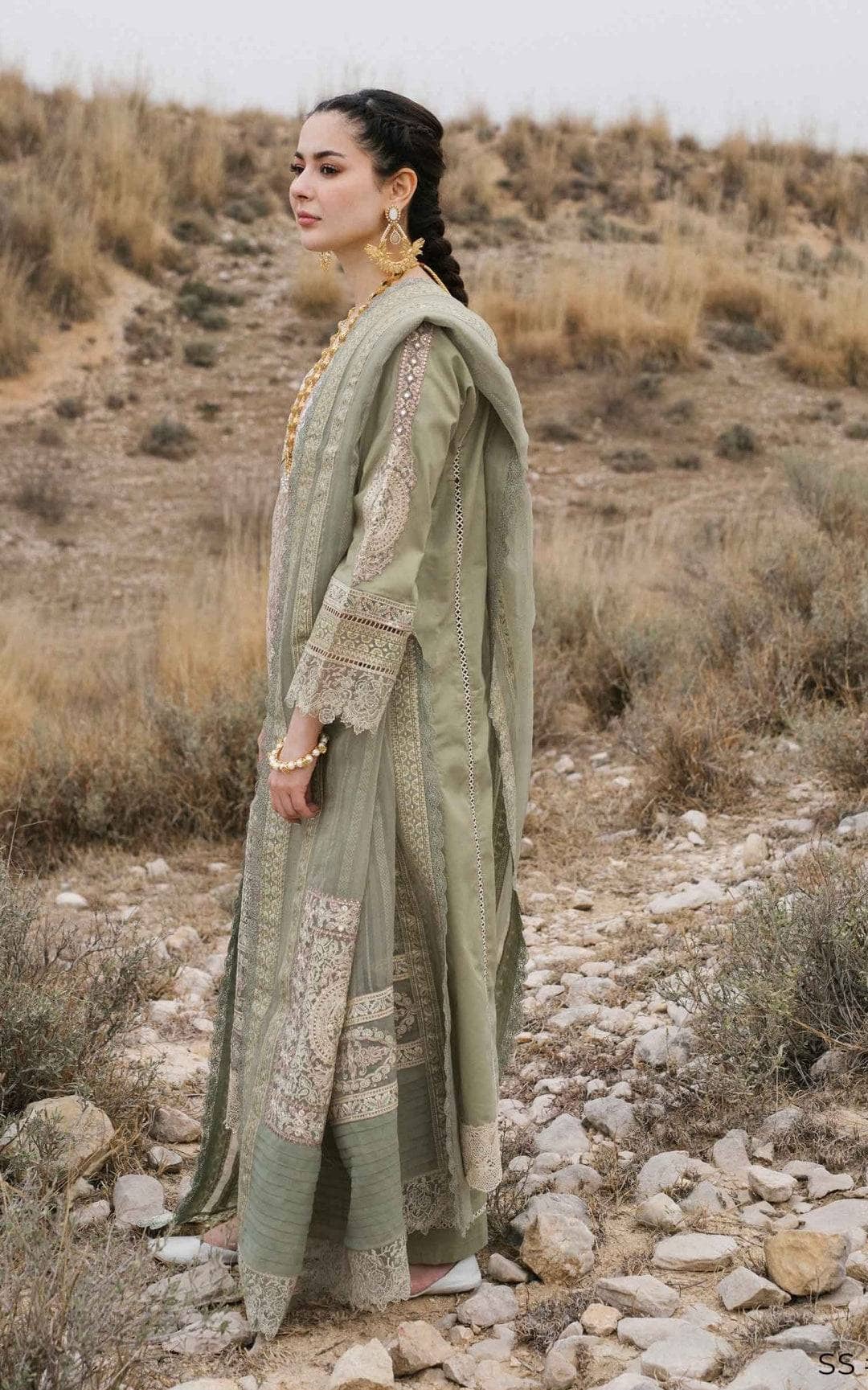 img_qalmakar_luxury_lawn_22_awwal_boutique