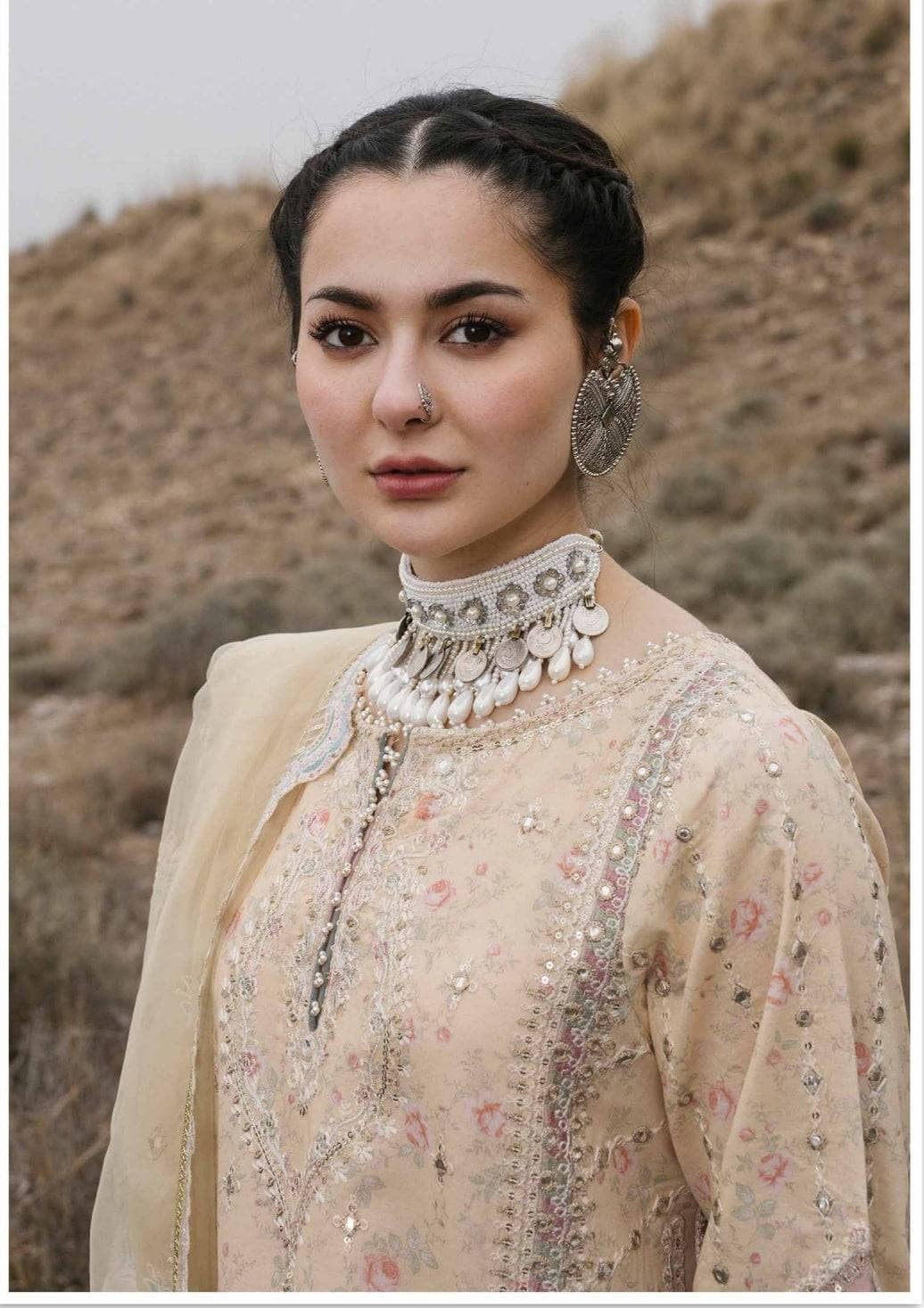 img_qalmakar_luxury_lawn_22_awwal_boutique