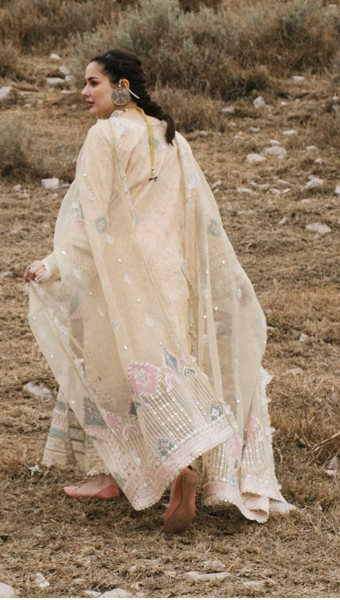 img_qalmakar_luxury_lawn_22_awwal_boutique