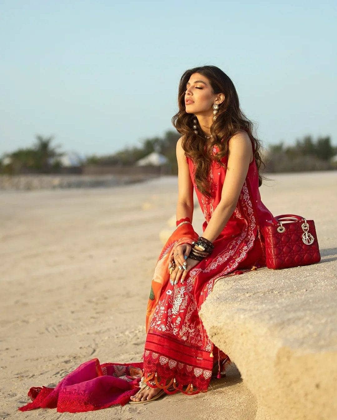 img_farah_talib_aziz_lawn_22_awwal_boutique_awwal_boutique