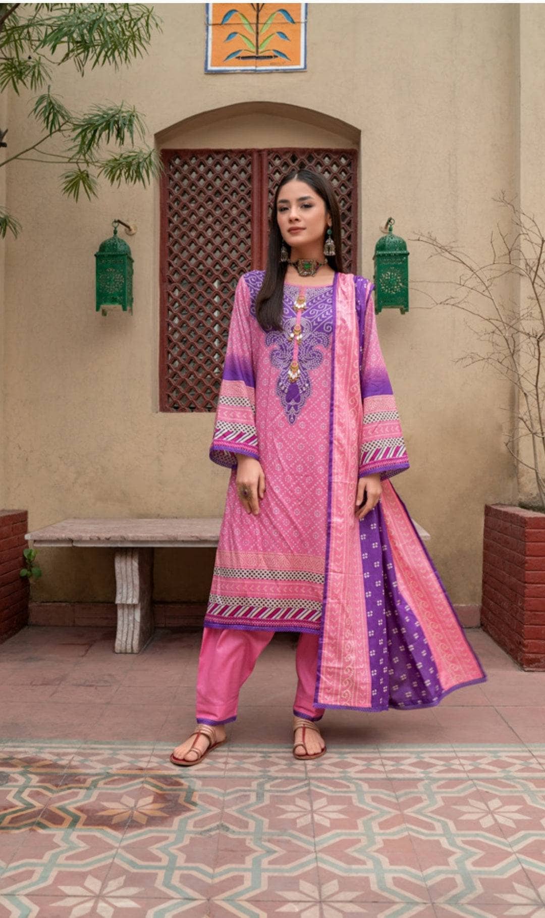 img_pakistani_low_range_suits_awwal_boutique