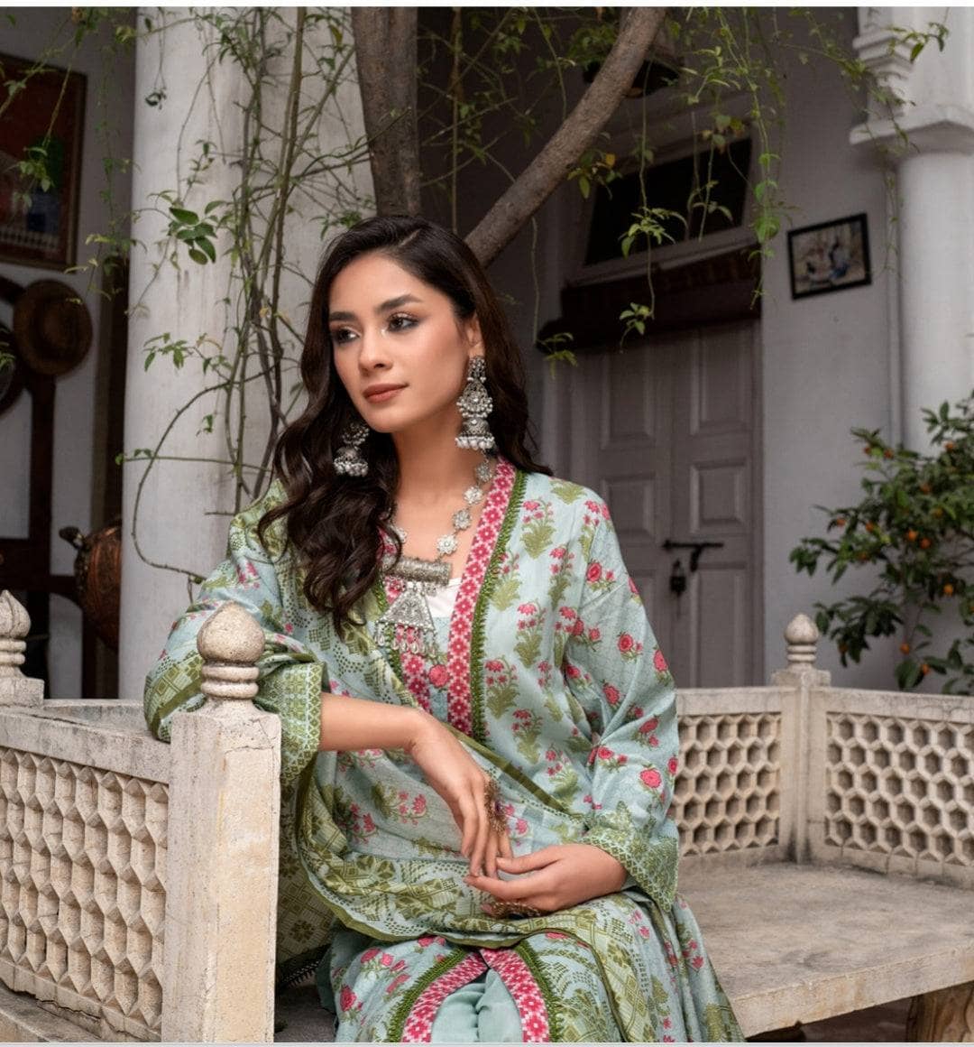 img_pakistani_low_range_suits_awwal_boutique