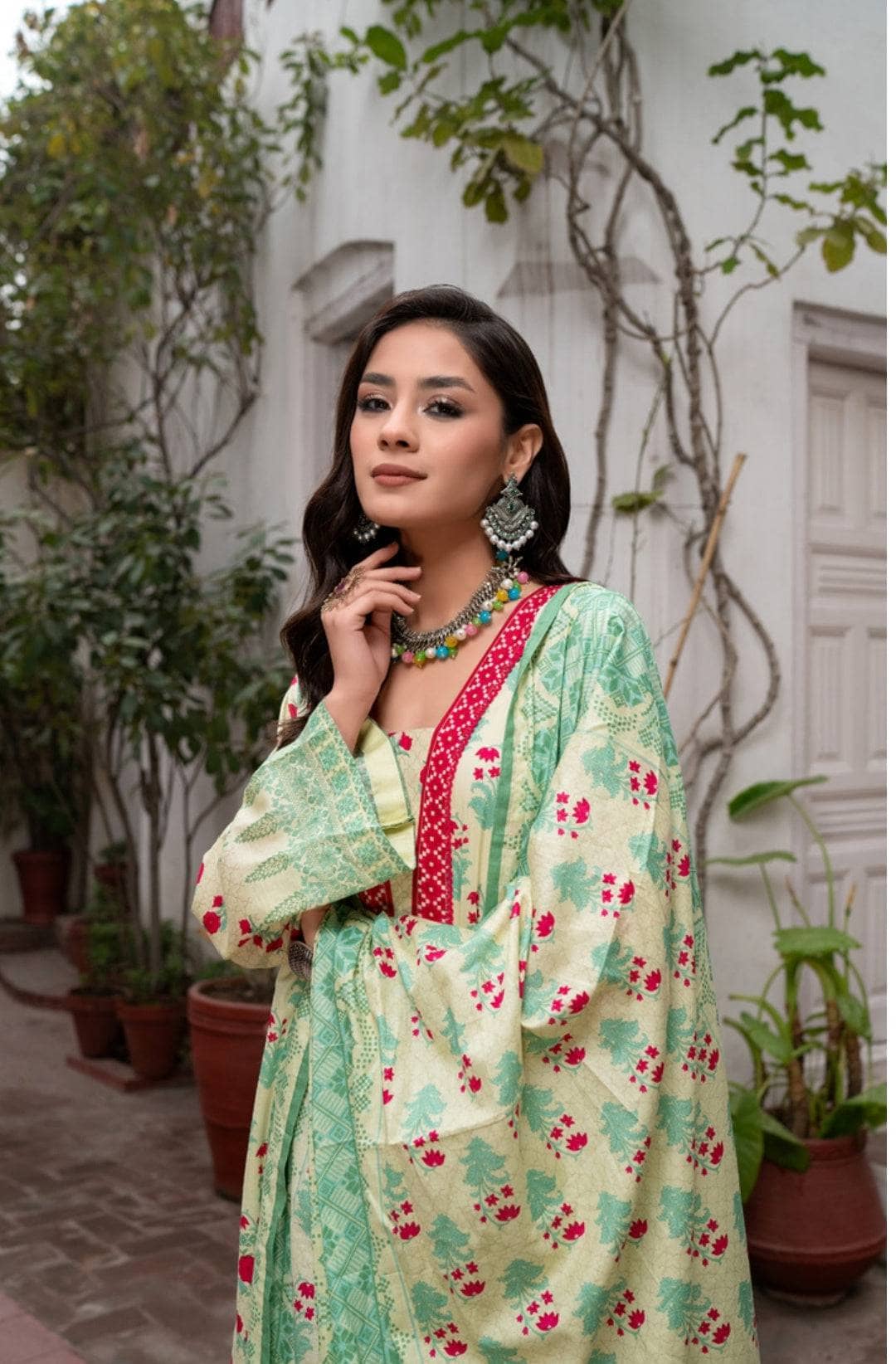 img_pakistani_low_range_suits_awwal_boutique
