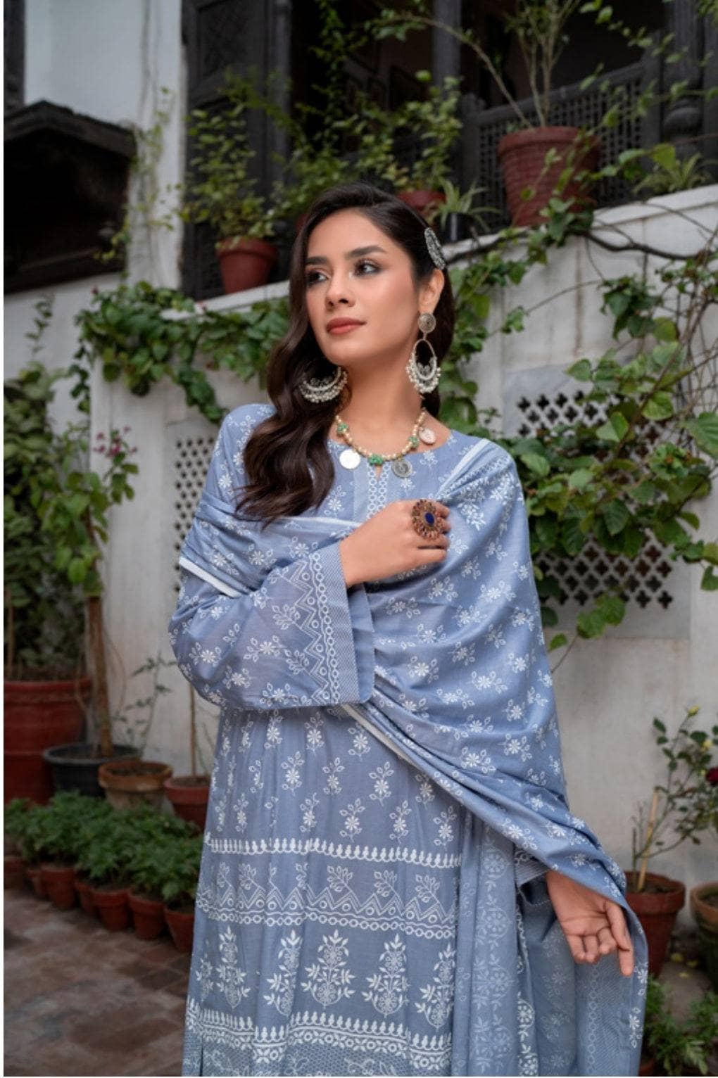 img_pakistani_low_range_suits_awwal_boutique