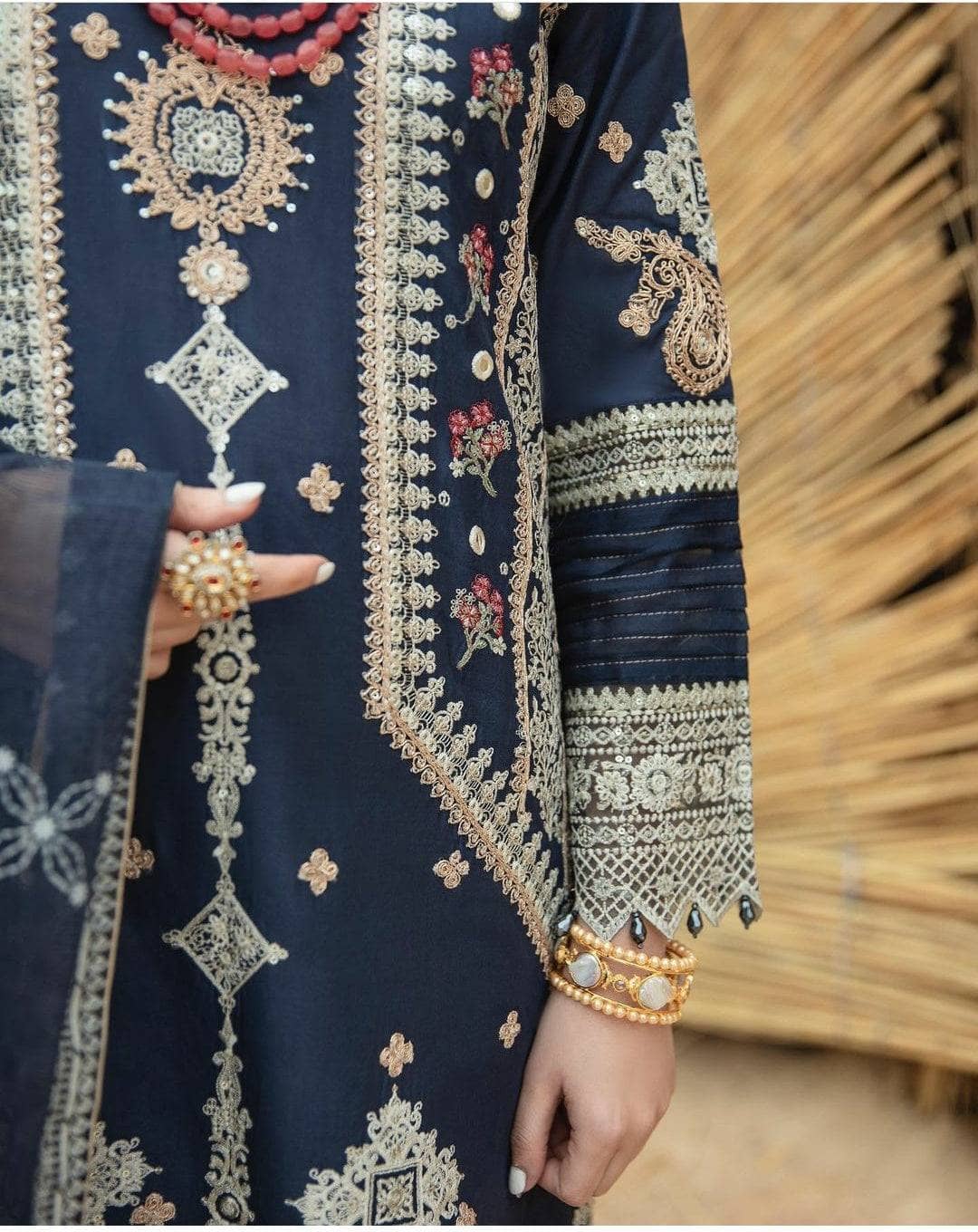 img_qalmakar_luxury_lawn_22_awwal_boutique