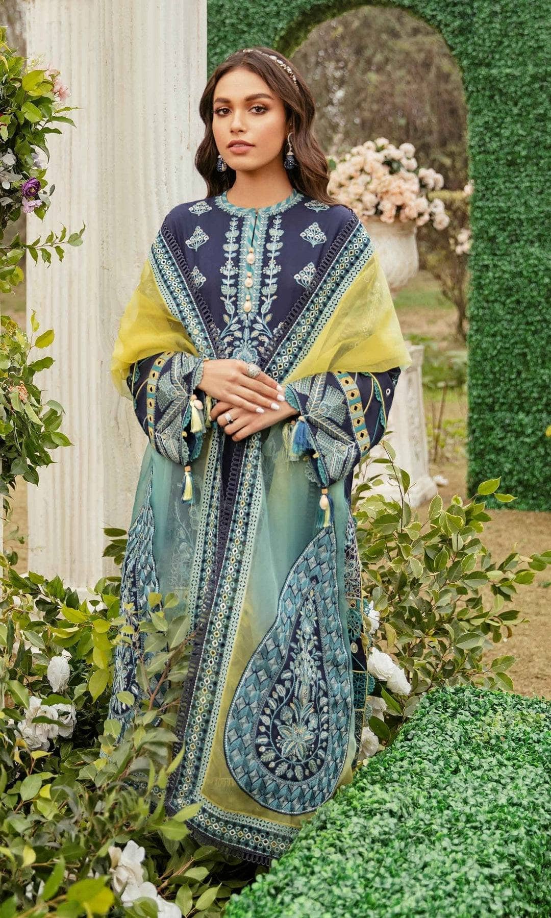 img_afrozeh_lawn_awwal_boutique