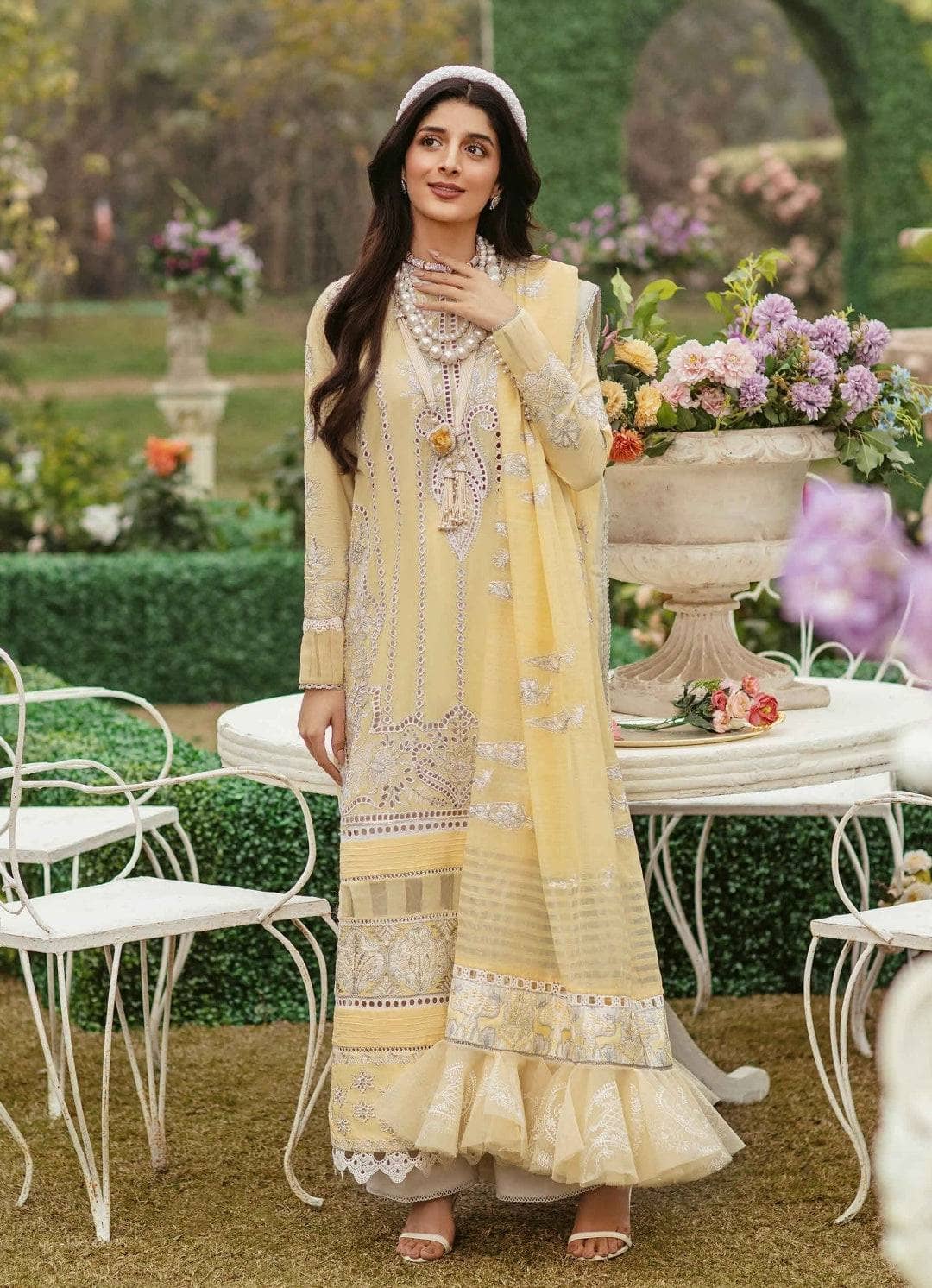 img_afrozeh_lawn_awwal_boutique