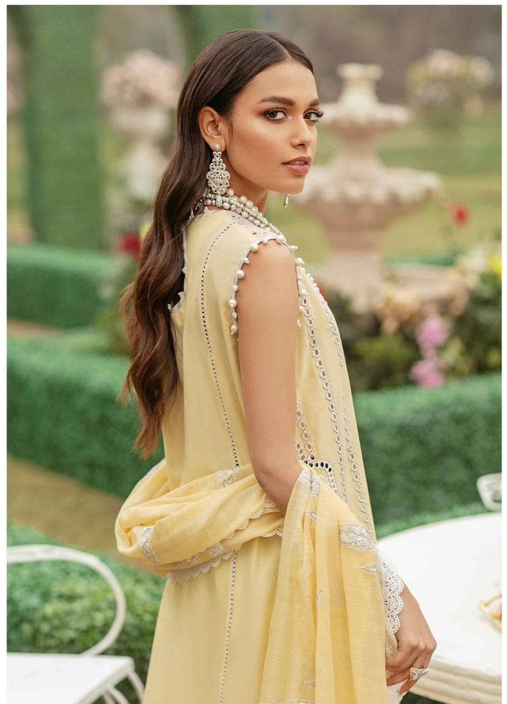 img_afrozeh_lawn_awwal_boutique