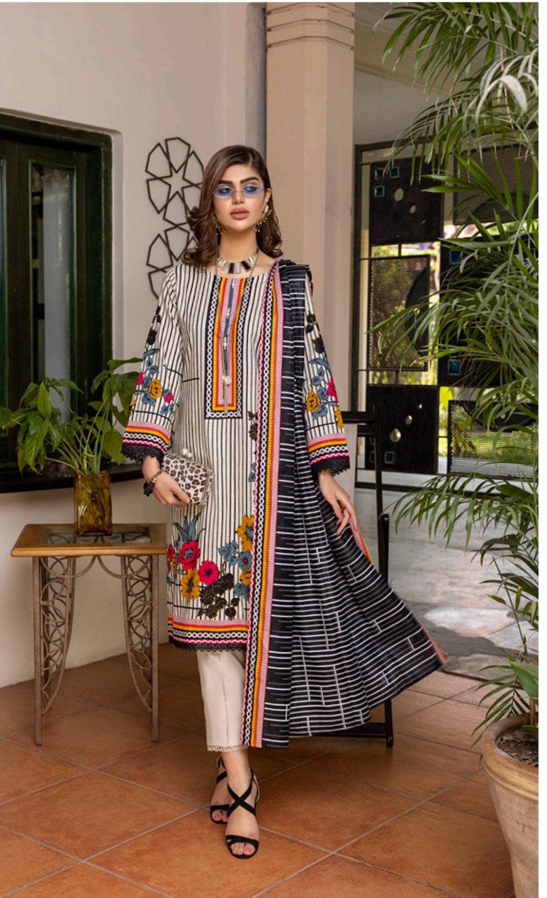 img_iram_misha_daily_wear_lawn_22_awwal_boutique