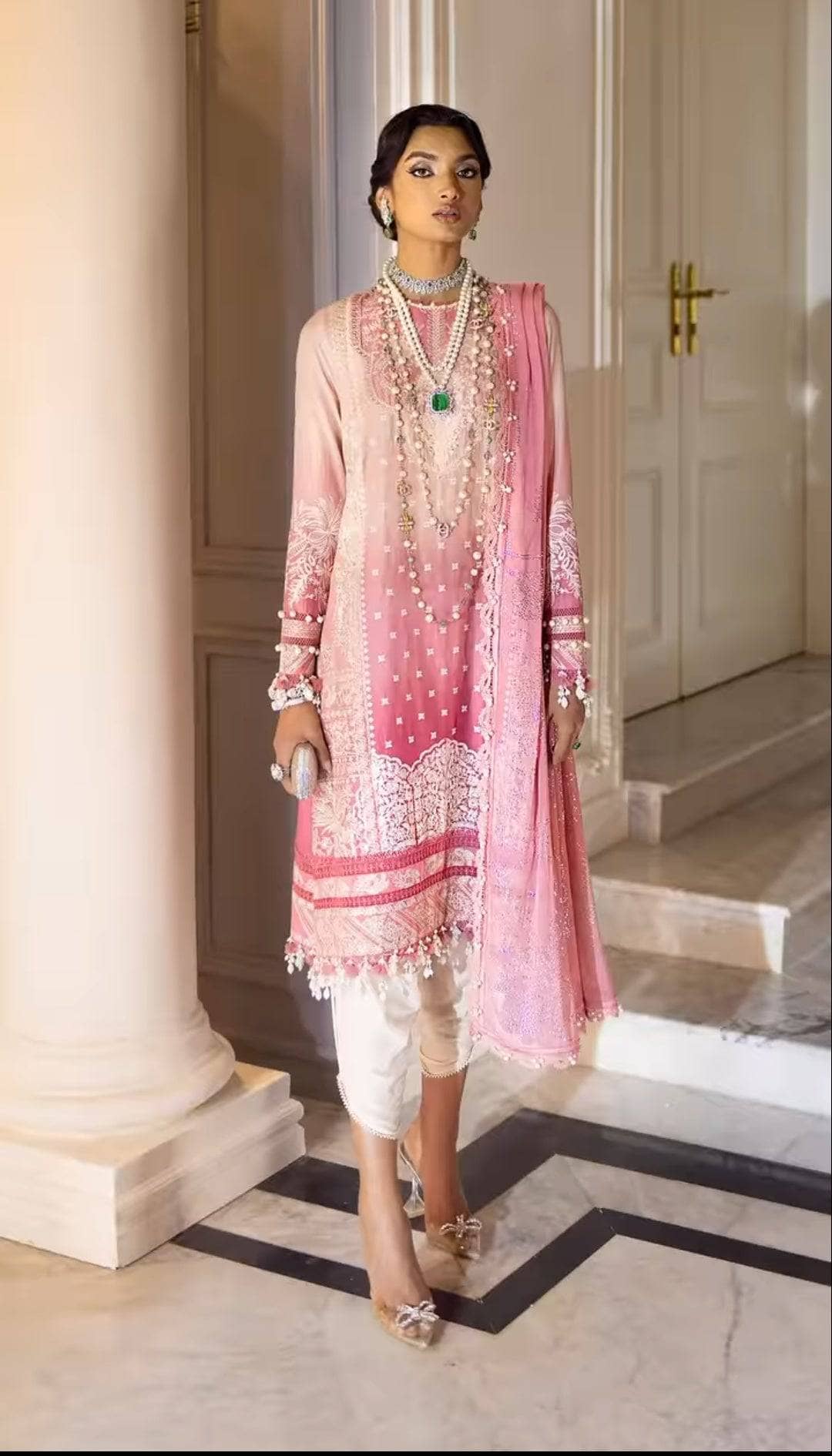 img_sana_safinaz_lawn_22_awwal_boutique