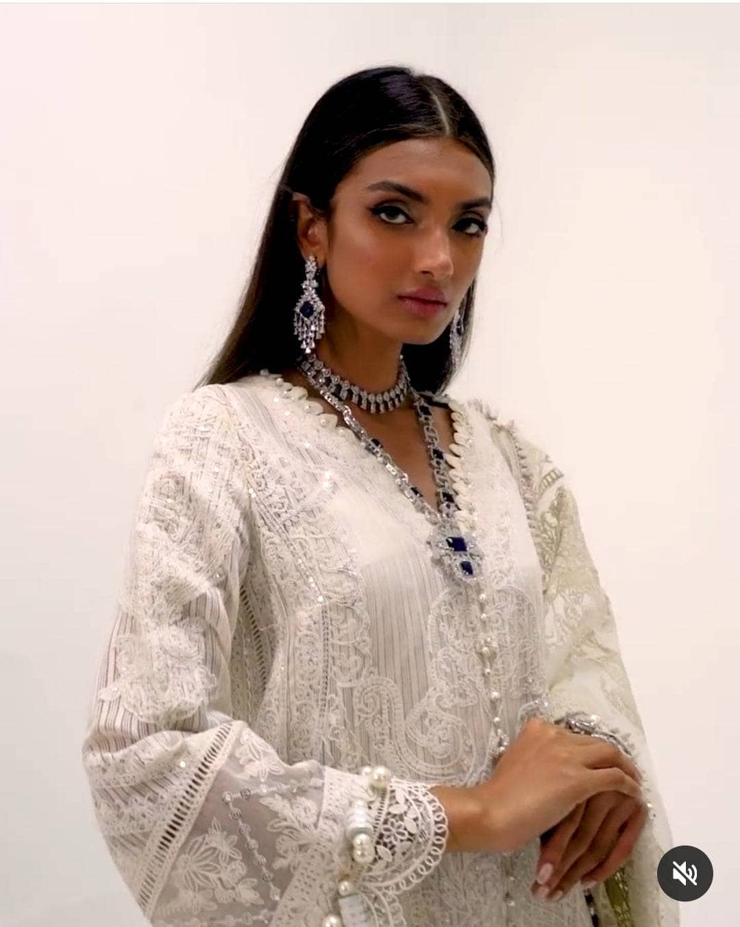 img_sana_safinaz_luxury_lawn_22_awwal_boutique