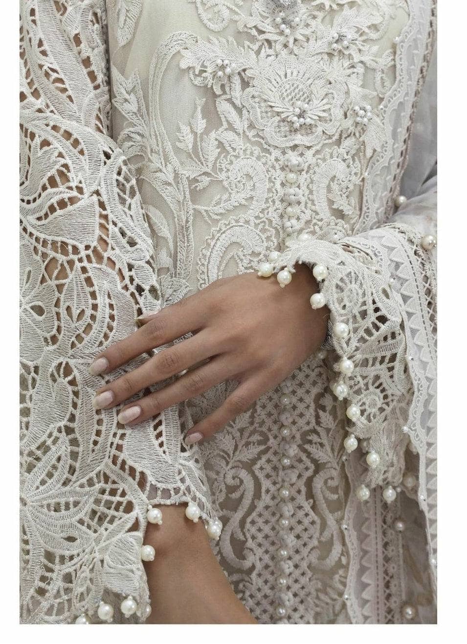 img_sana_safinaz_luxury_lawn_22_awwal_boutique