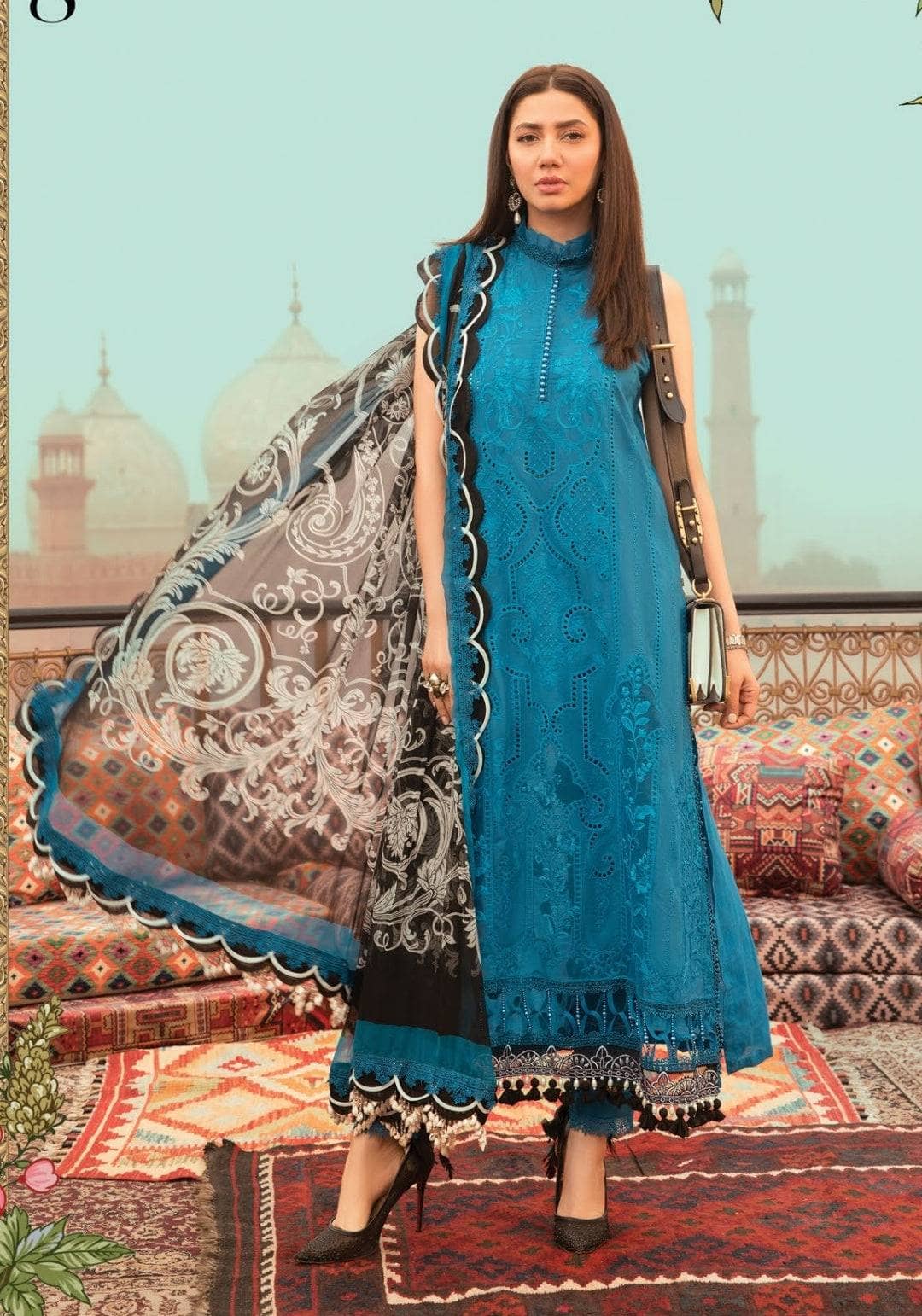 img_maria_b_lawn_22_awwal_boutique