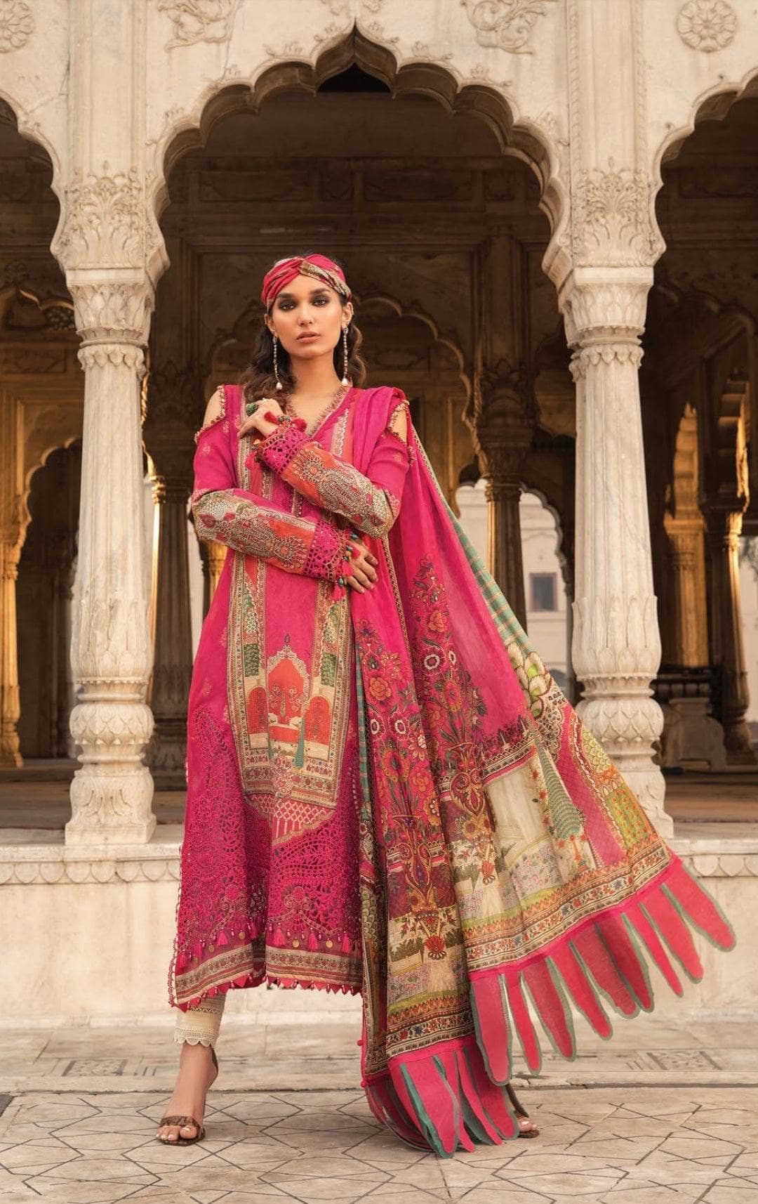 img_maria_b_lawn_22_awwal_boutique