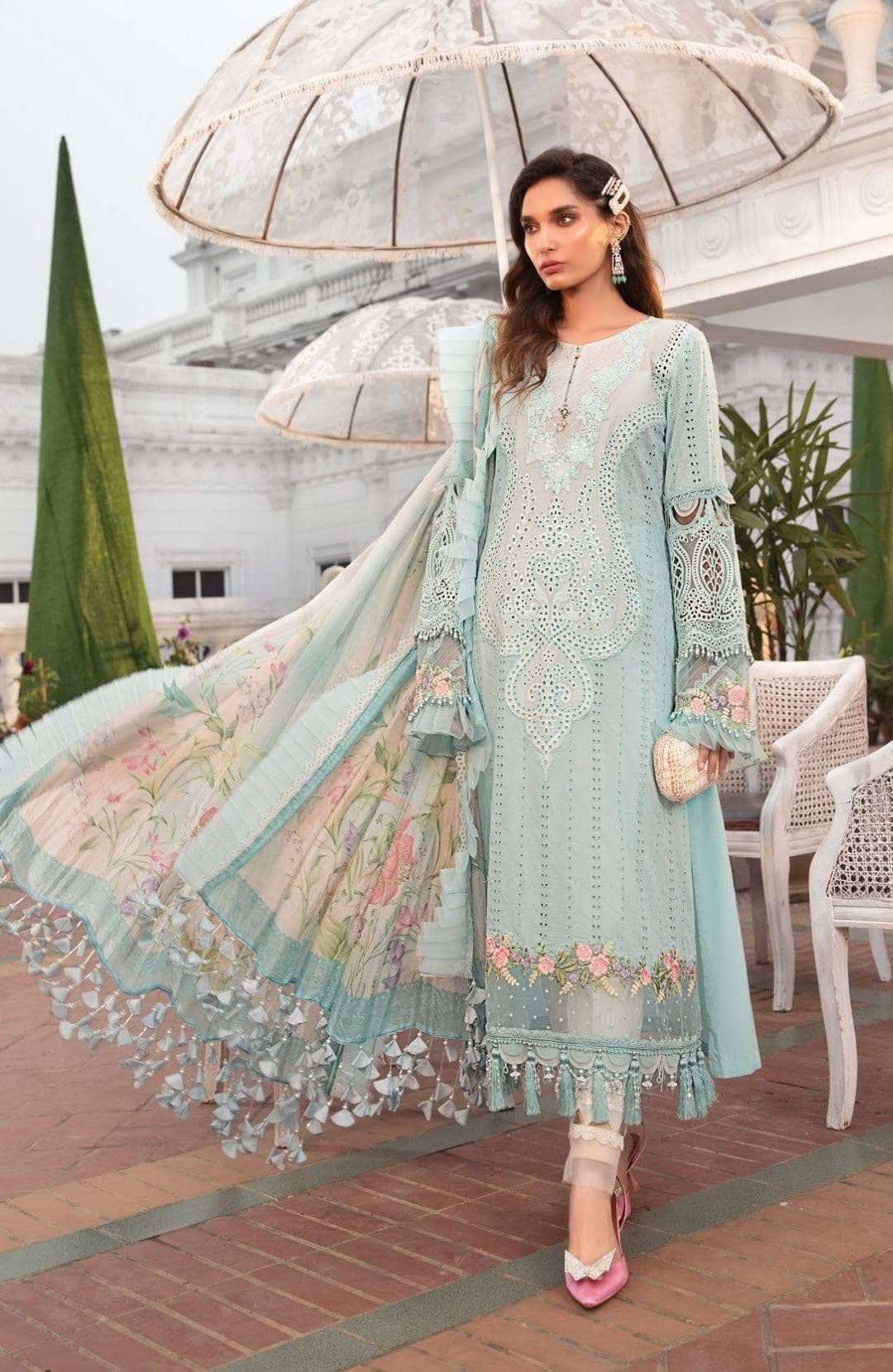 img_maria_b_lawn_22_awwal_boutique