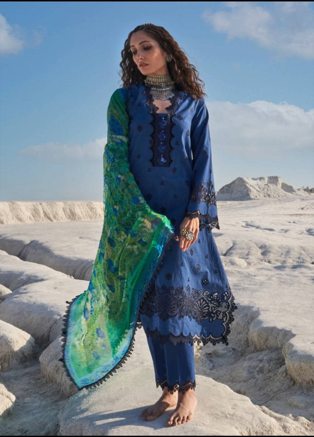 img_lawnkari_lawn_22_awwal_boutique