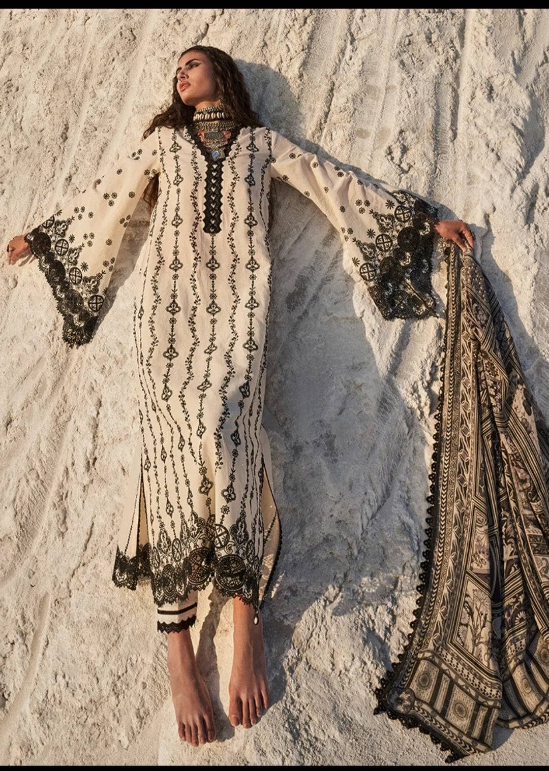 img_lawnkari_lawn_22_awwal_boutique