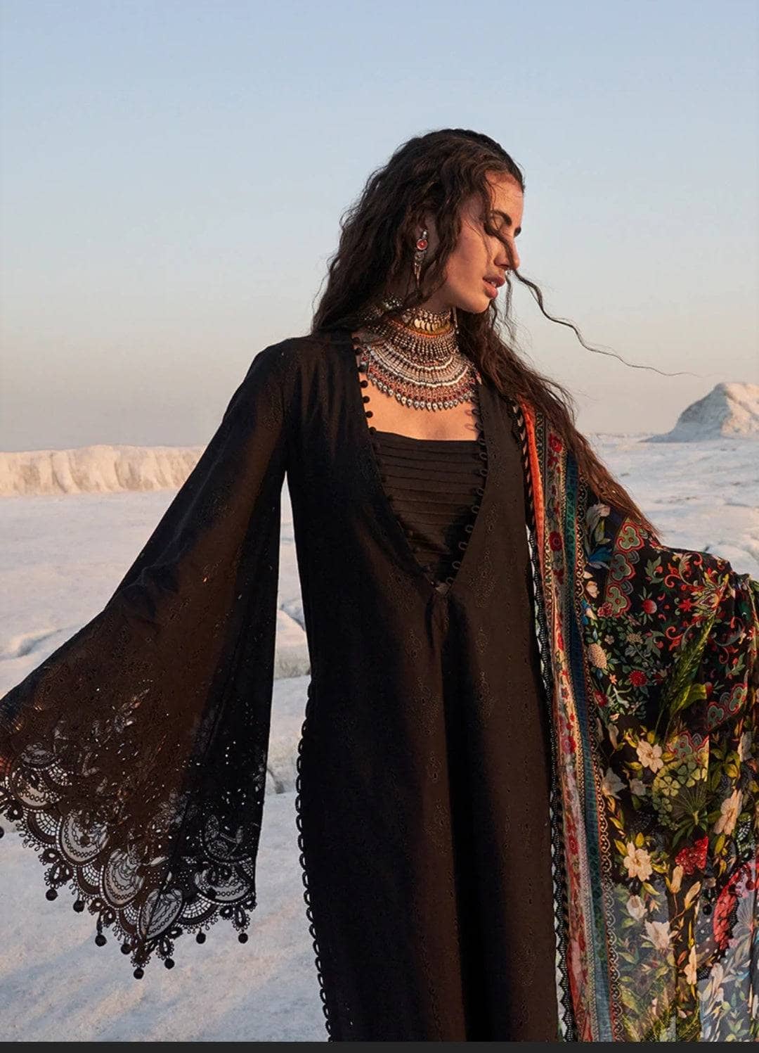 img_lawnkari_22_awwal_boutique