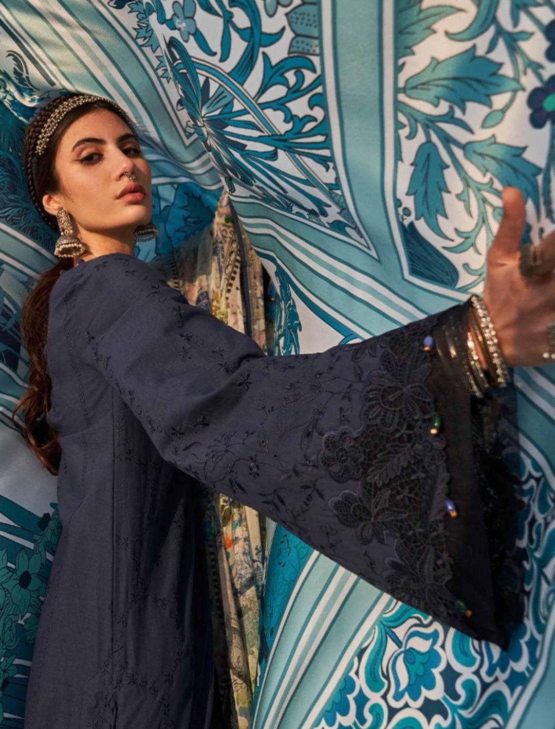 img_lawnkari_22_awwal_boutique