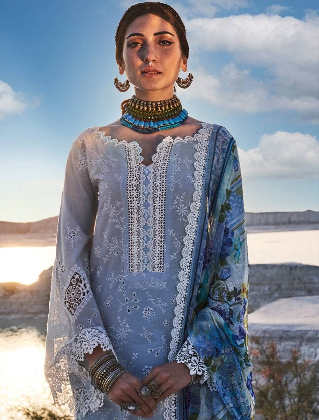 img_lawnkari_22_awwal_boutique