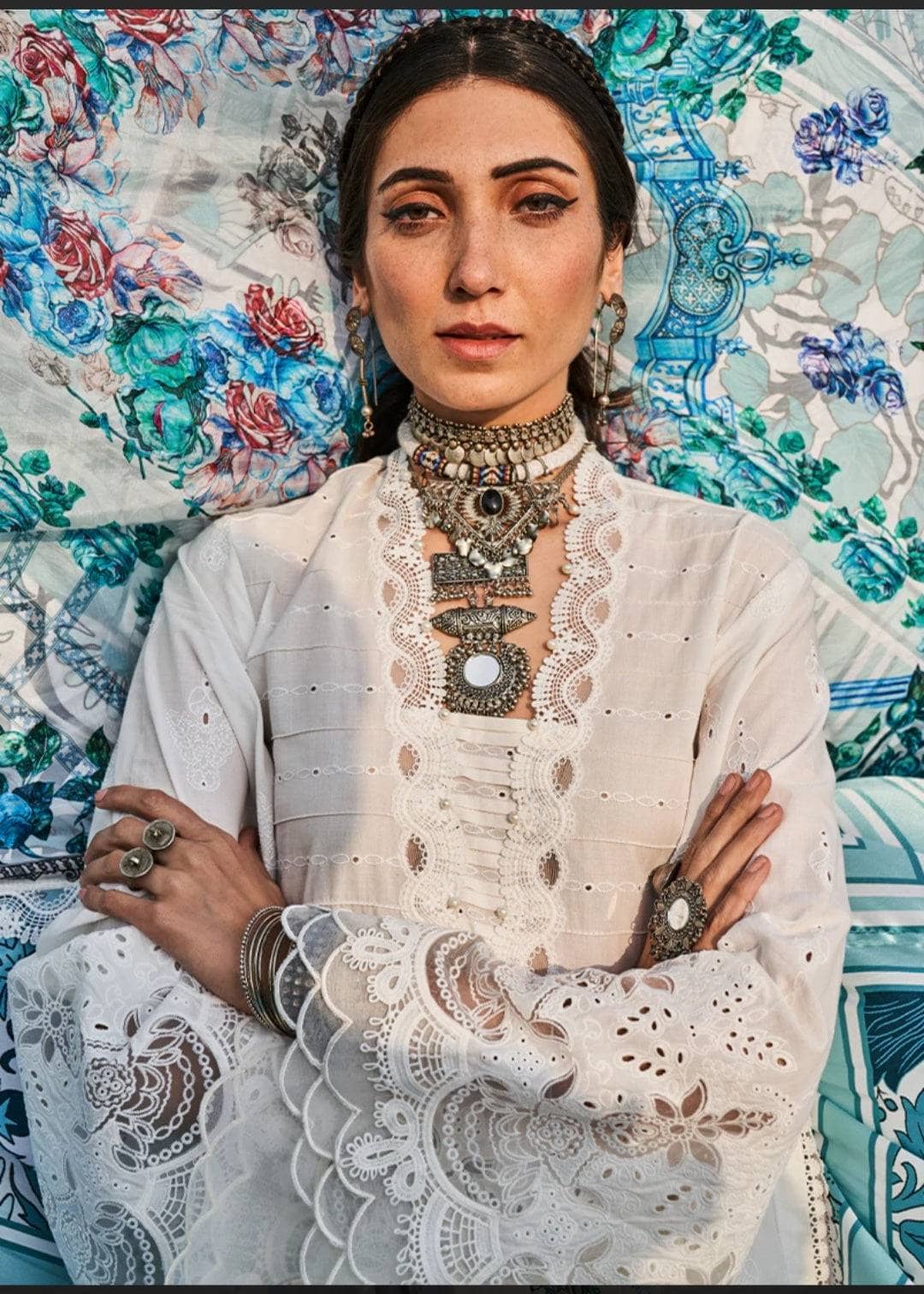 img_lawnkari_22_awwal_boutique