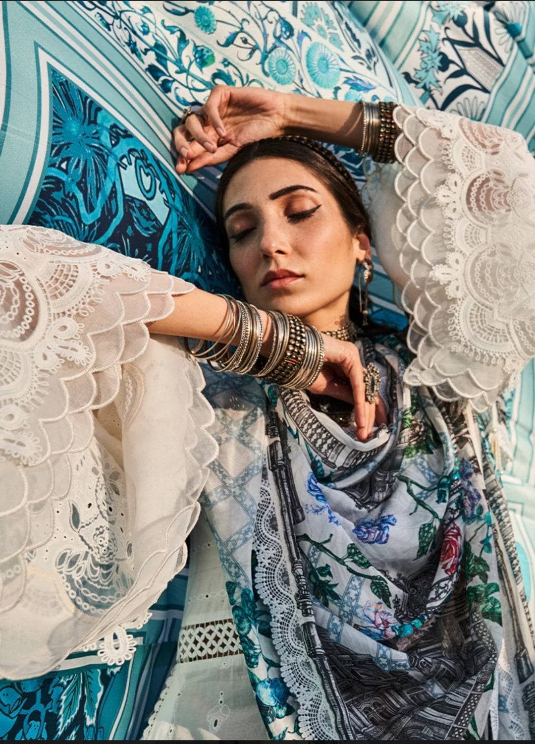 img_lawnkari_22_awwal_boutique