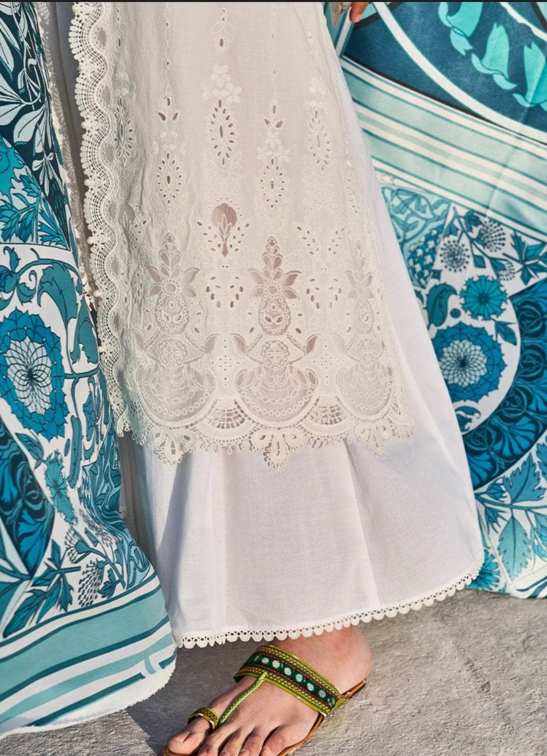 img_lawnkari_22_awwal_boutique