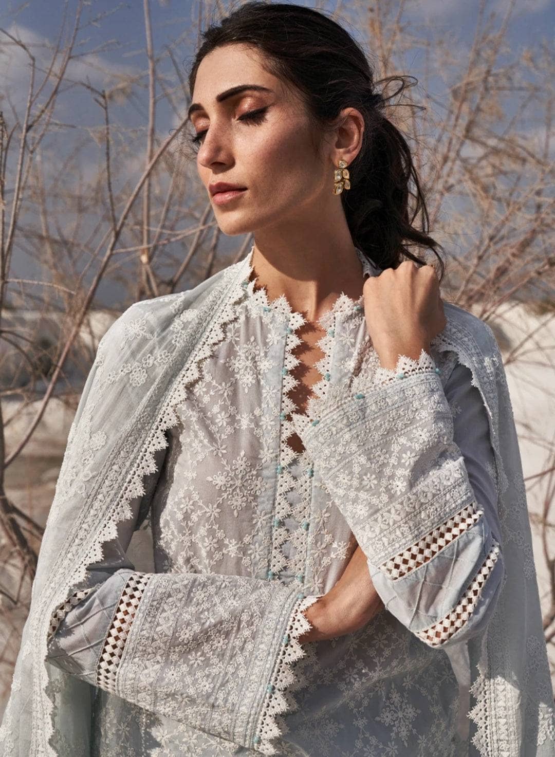 img_lawnkari_22_awwal_boutique