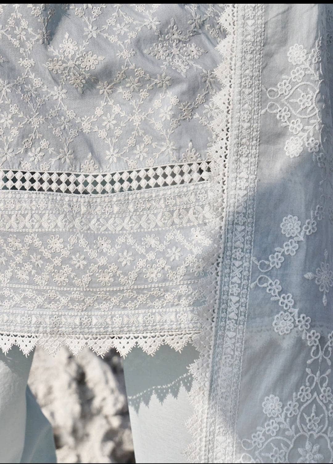 img_lawnkari_22_awwal_boutique