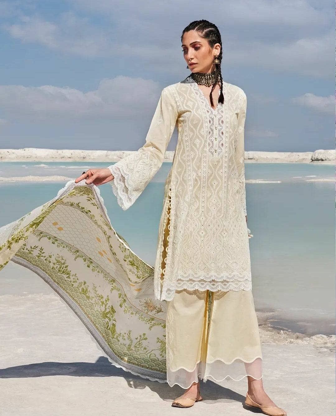 img_lawnkari_lawn_22_awwal_boutique