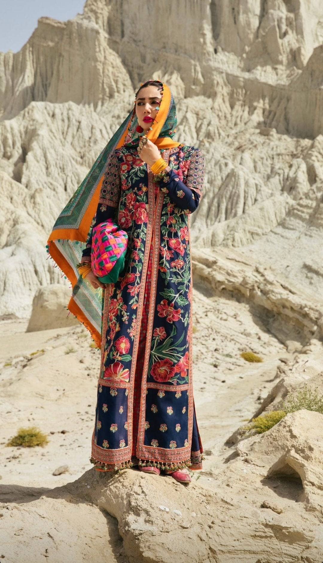 img_hussain_rehar_luxury_lawn_22_awwal_boutique