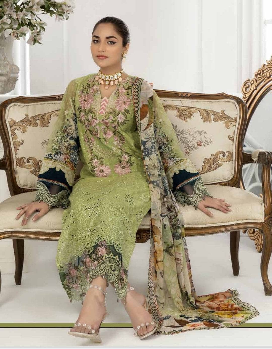 img_adans_libas_festive_chikankari_lawn_22_awwal_boutique