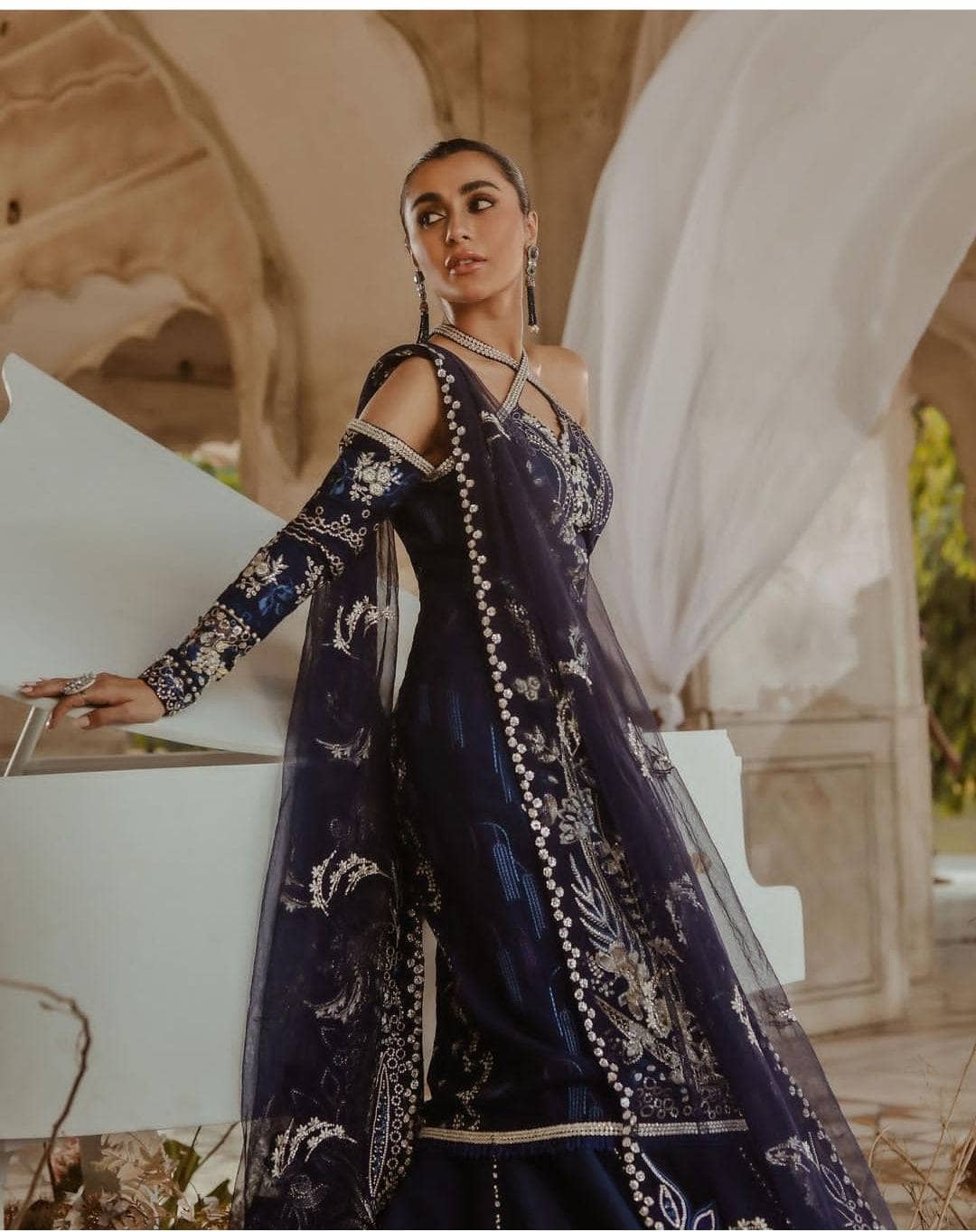 img_republic_womans_wear_wedding_awwal_boutique