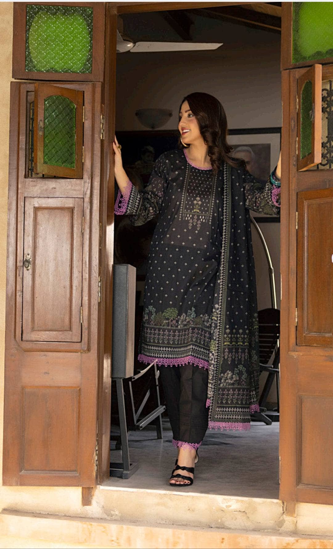 img_salina_printed_lawn_by_regalia_awwal_boutique