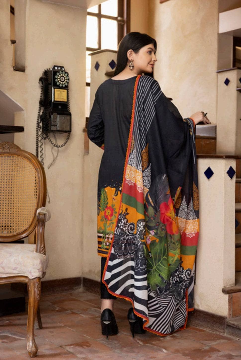 img_salina_printed_lawn_by_regalia_awwal_boutique