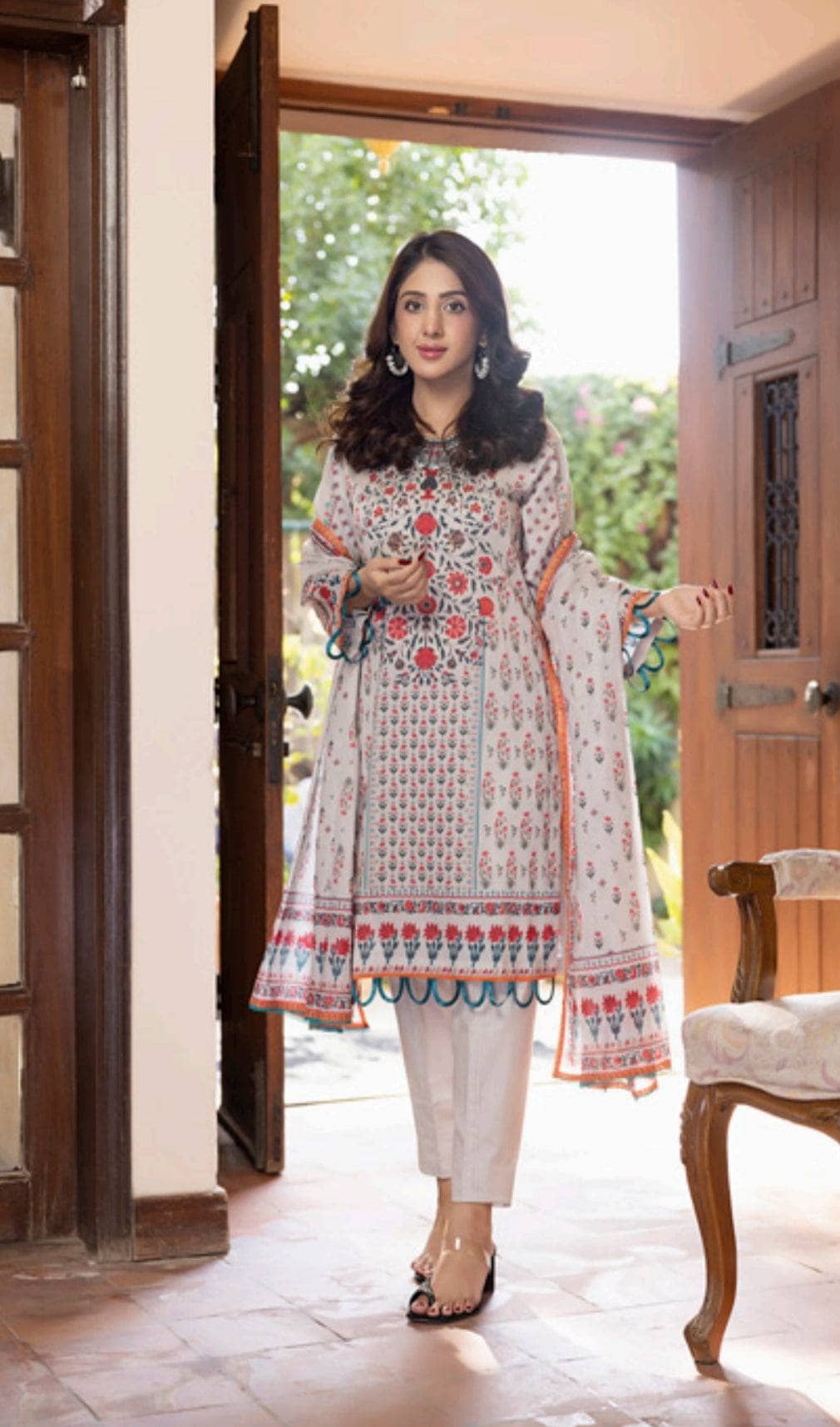 img_salina_printed_lawn_by_regalia_awwal_boutique