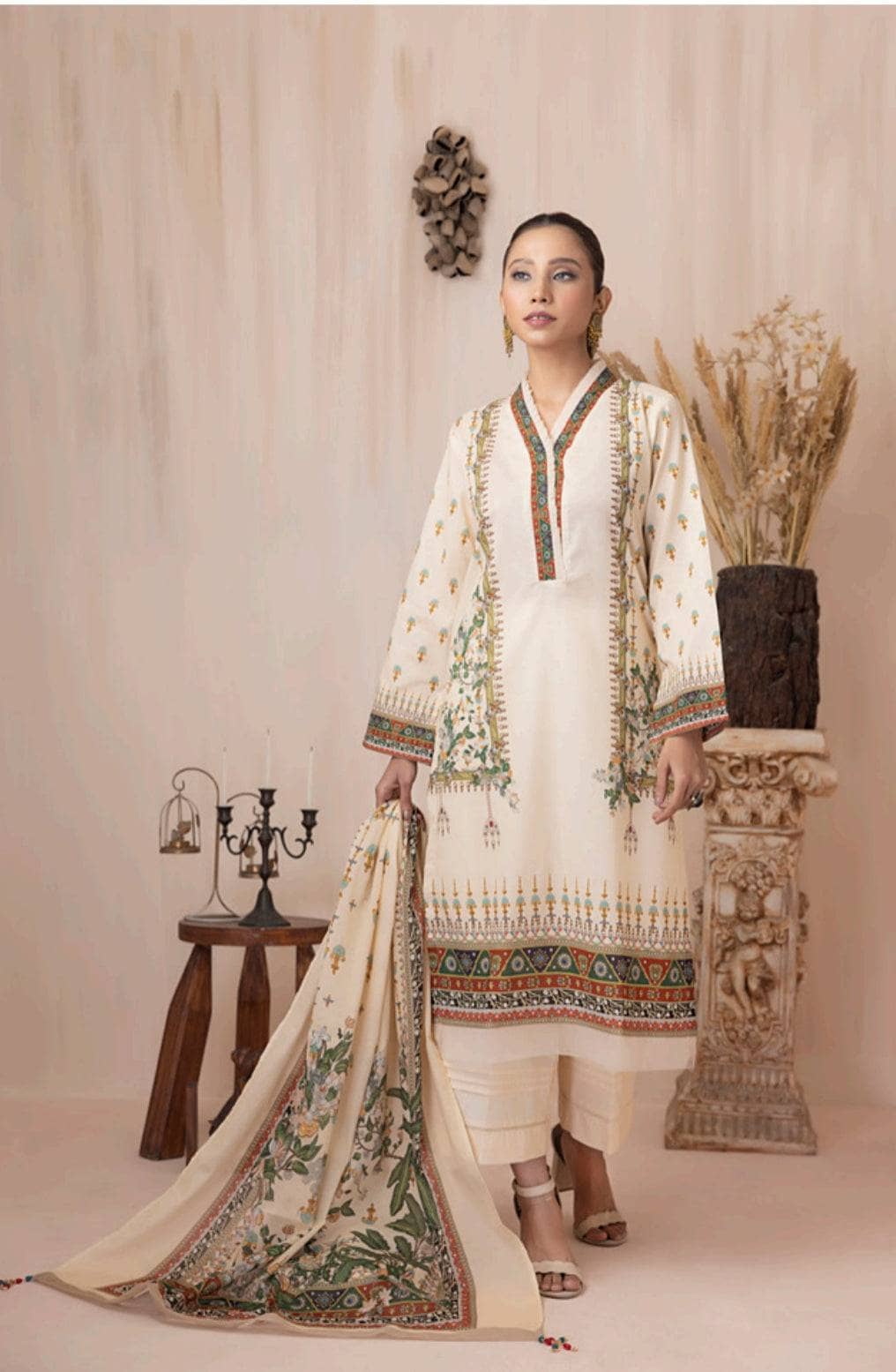 img_salina_printed_lawn_by_regalia_awwal_boutique