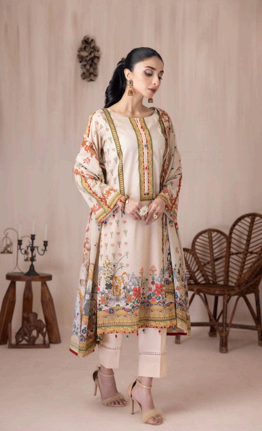 img_salina_printed_lawn_by_regalia_awwal_boutique