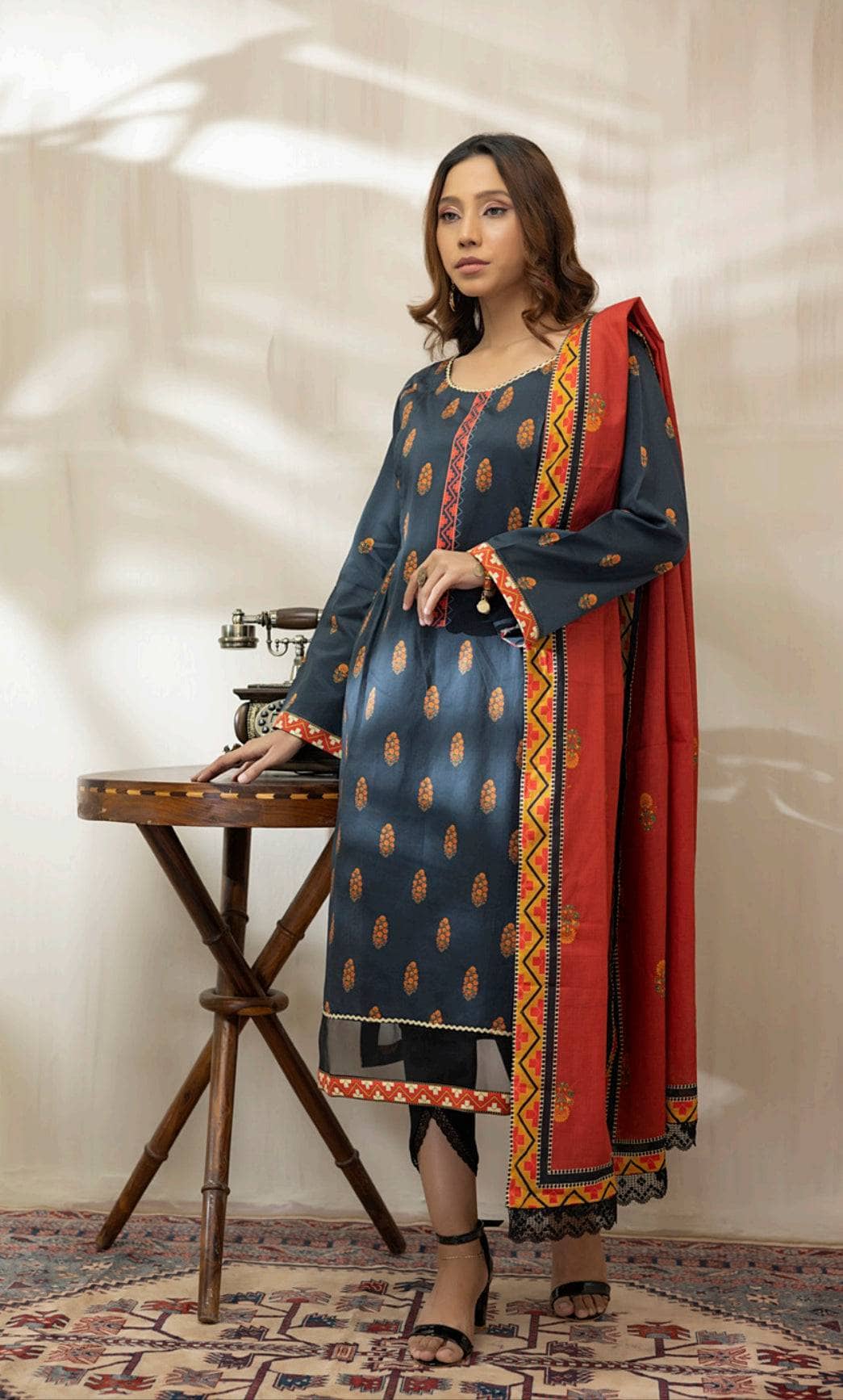 img_salina_printed_lawn_by_regalia_awwal_boutique