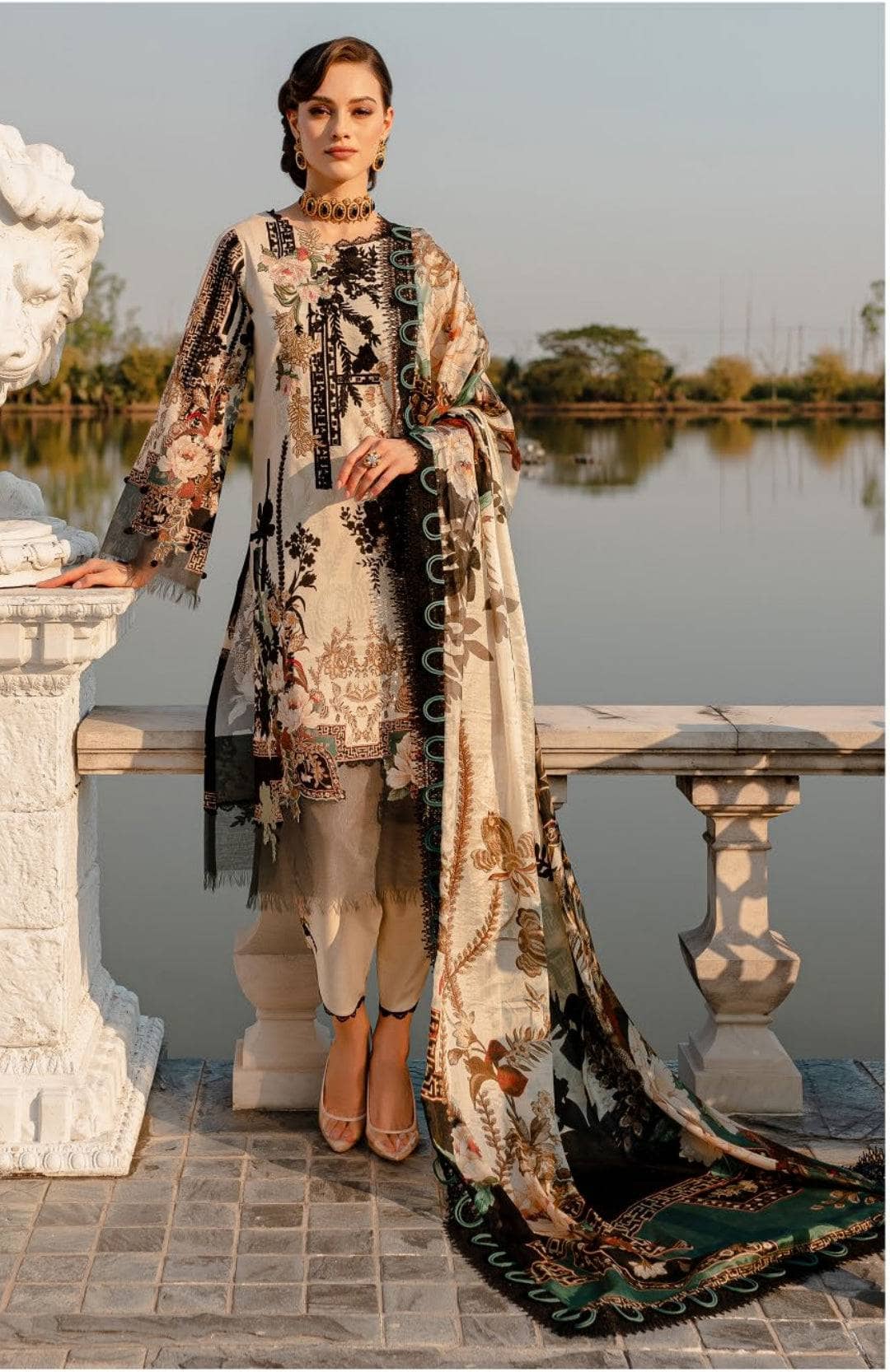 img_jade_queens_court_lawn_awwal_boutique