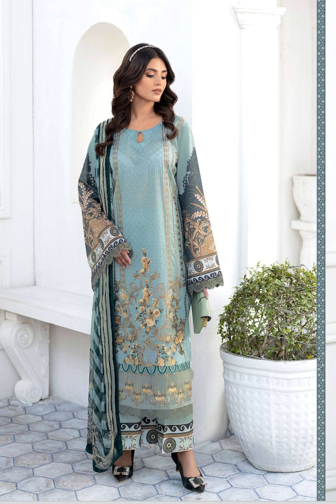 img_ramsha_mashaal_lawn_awwal_boutique