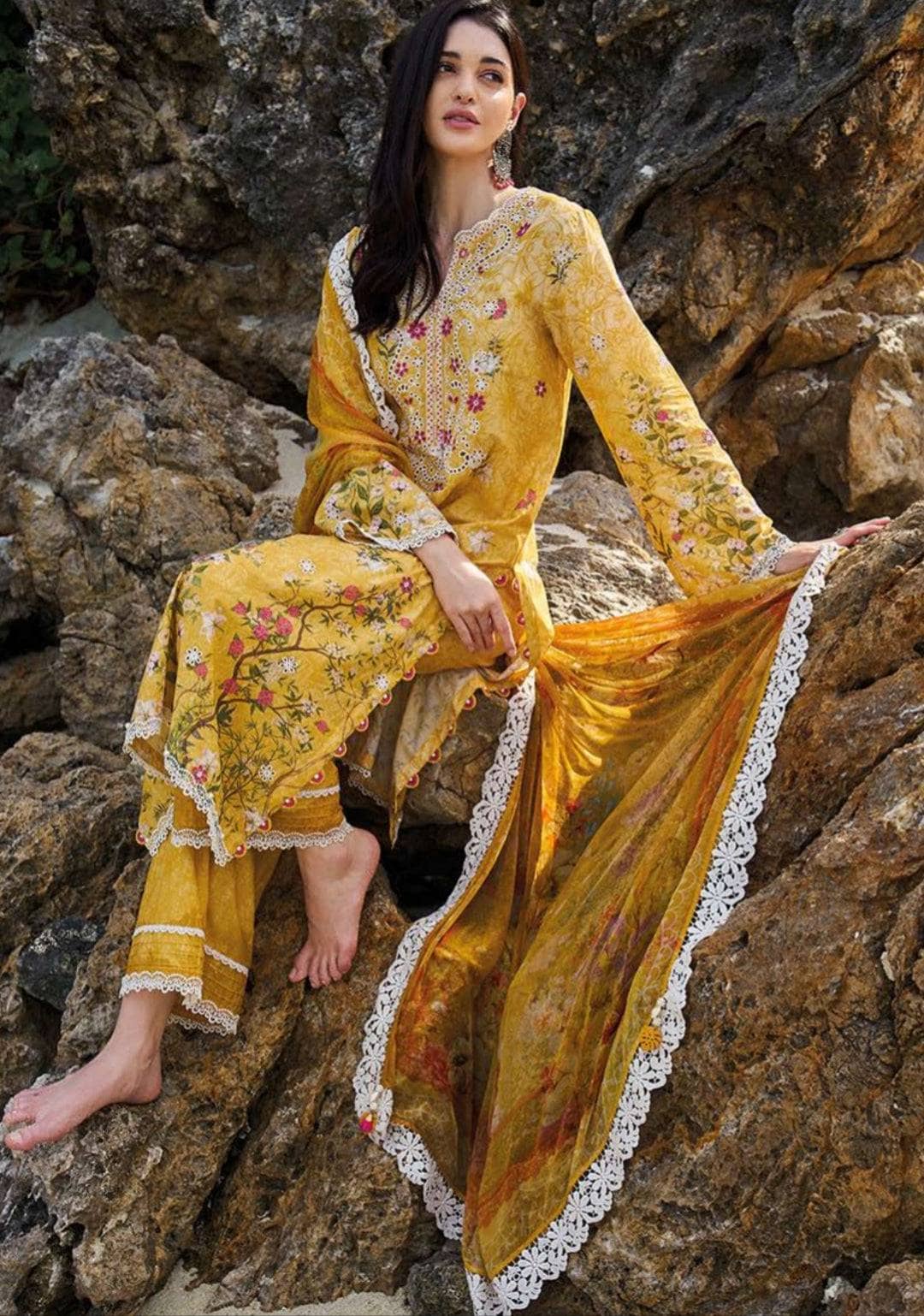 img_image_lawnkari_printkari_23_awwal_boutique