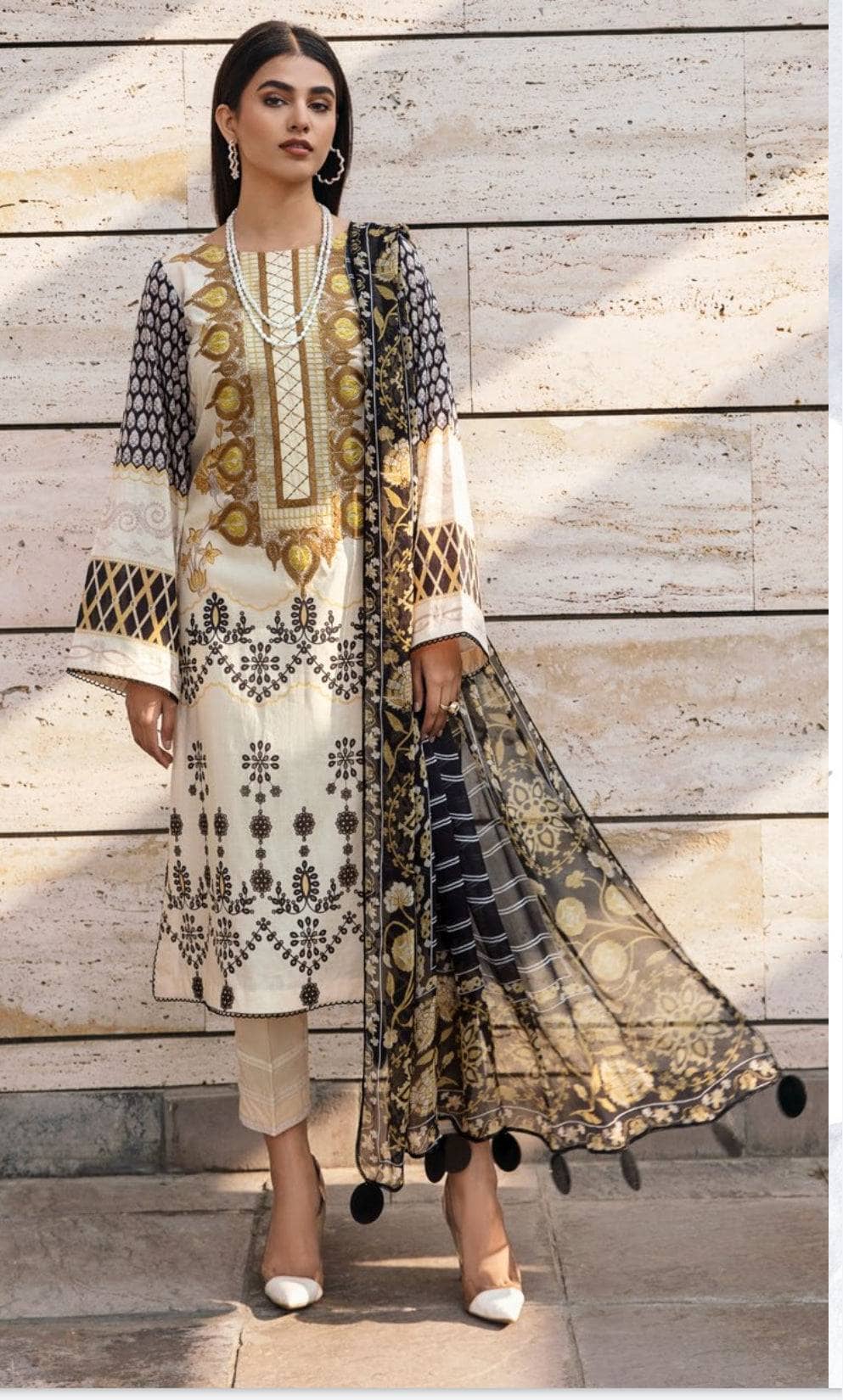 img_charizma_aniiq_lawn_23_awwal_boutique