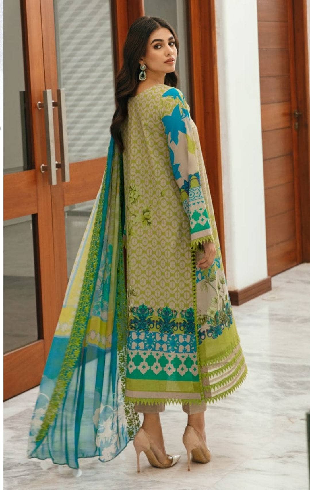 img_charizma_aniiq_lawn_23_awwal_boutique