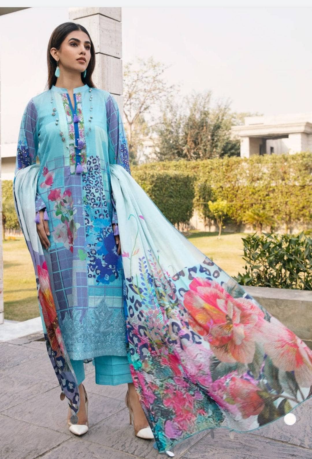 img_charizma_aniiq_lawn_23_awwal_boutique