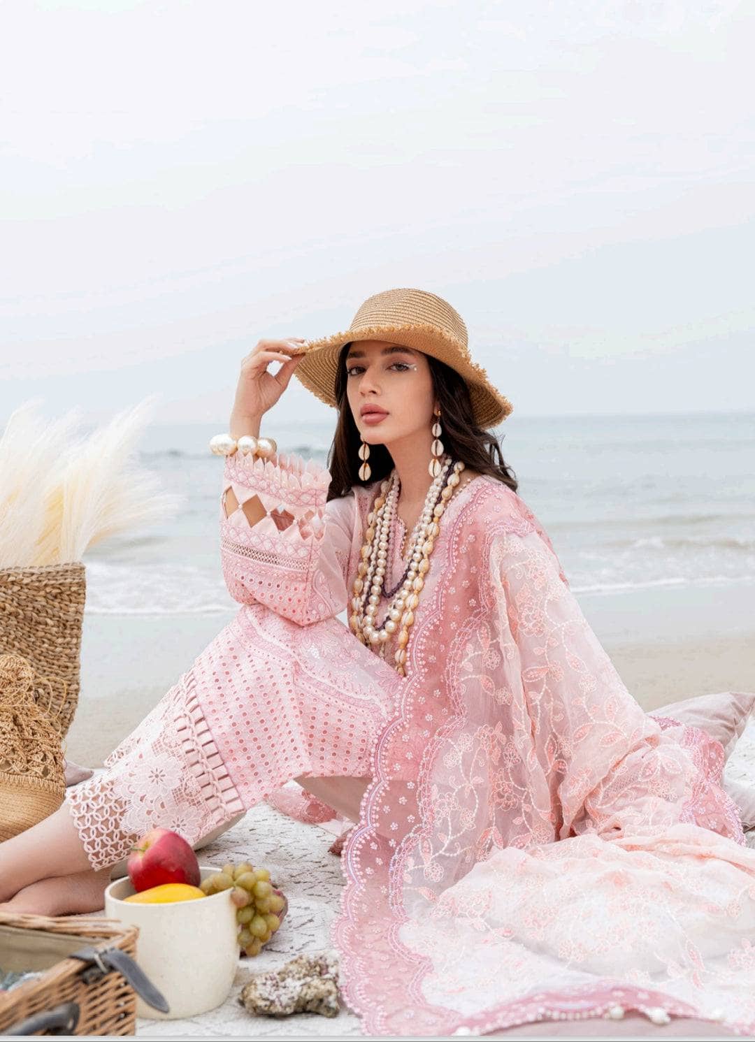 img_nureh_swiss_Voil_awwal_boutique