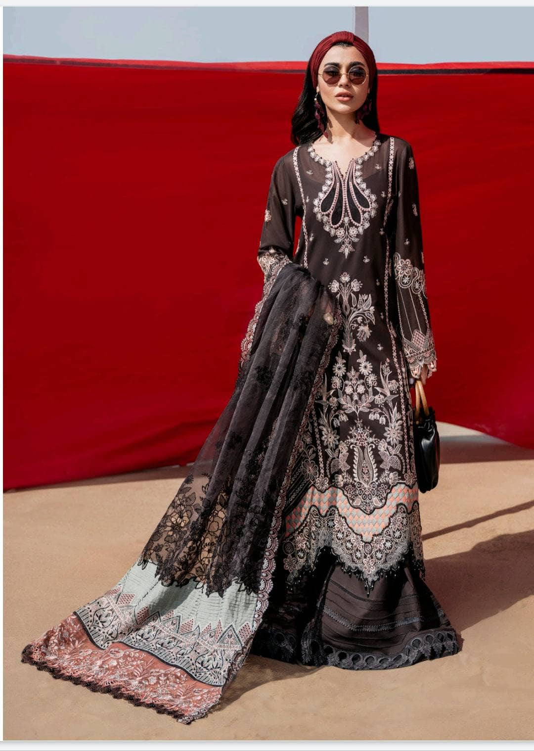 img_nureh_swiss_Voil_awwal_boutique