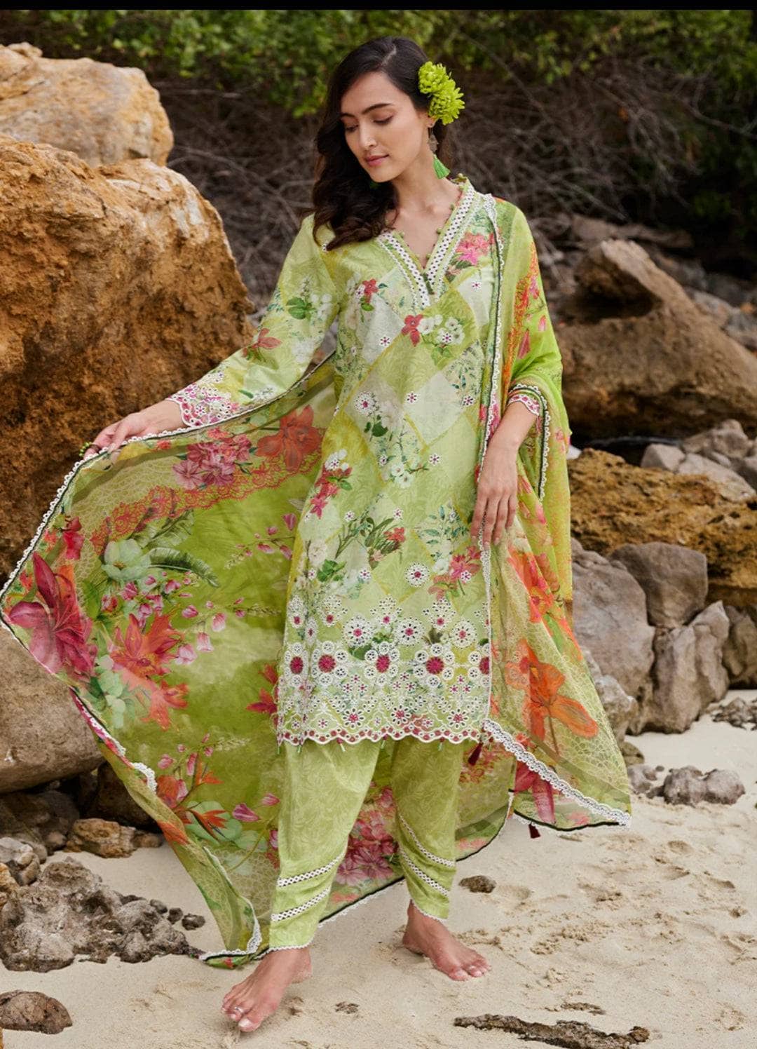 img_image_lawnkari_printkari_23_awwal_boutique