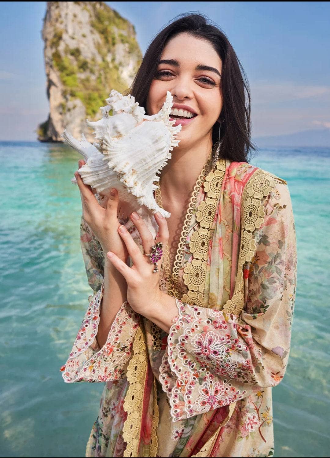 img_image_lawnkari_printkari_23_awwal_boutique